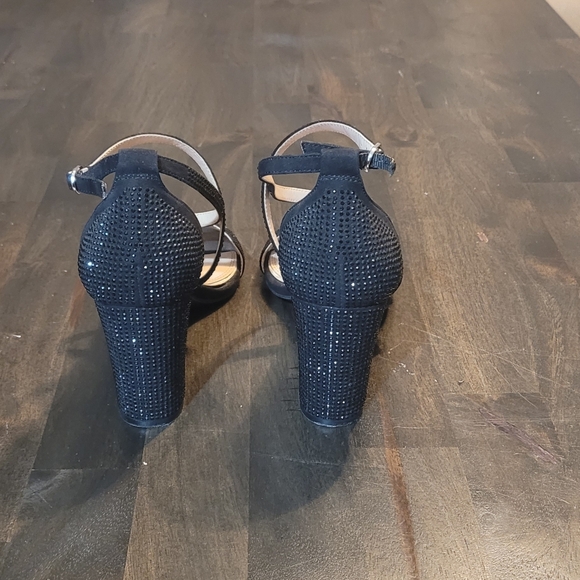 Kelly & Katie Black Women's Sandals - Picture 4 of 7
